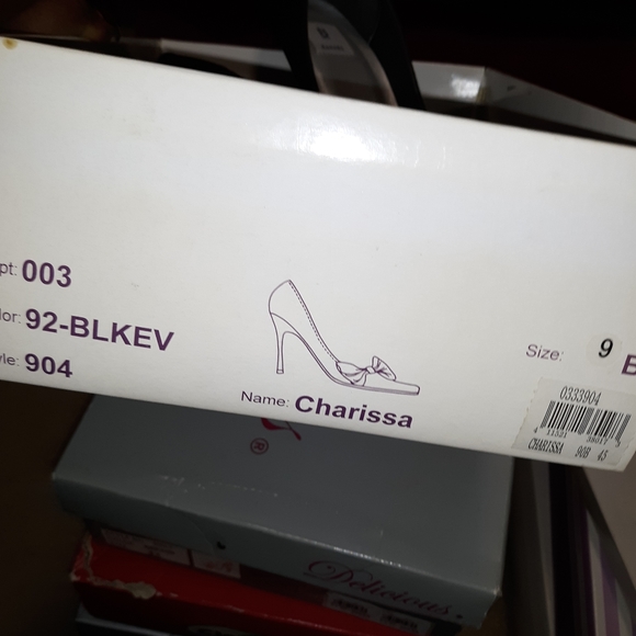 Bakers Black Bow Pumps size 9 - Picture 9 of 13